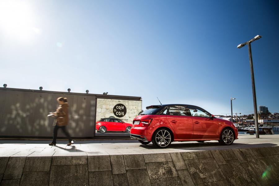  Audi A1 Sportback TFSI S-Line (8X) 2014 года  (WW) (фото 20 из 30)